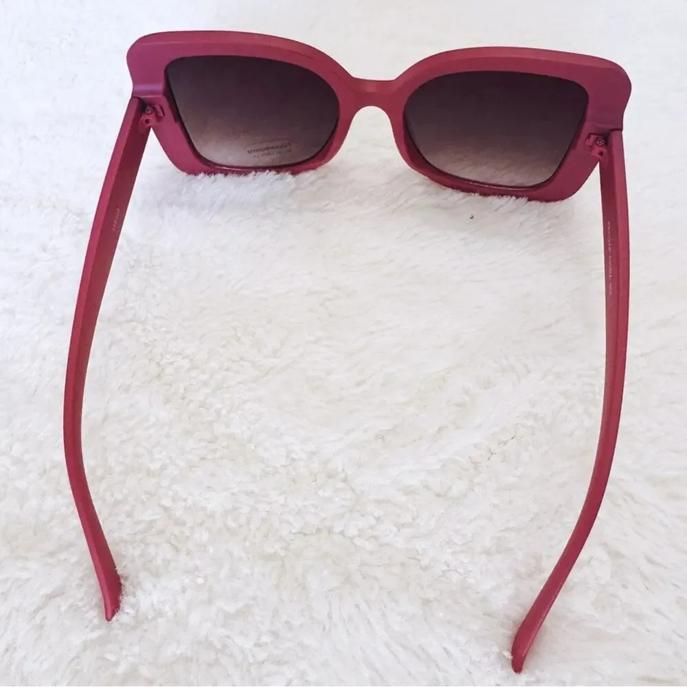 Eva Red Square-Framed Sunglasses